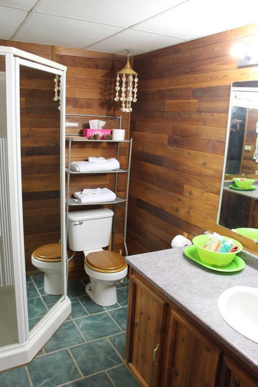 Celtic Haven Hotel Jasper National Park Ruang foto