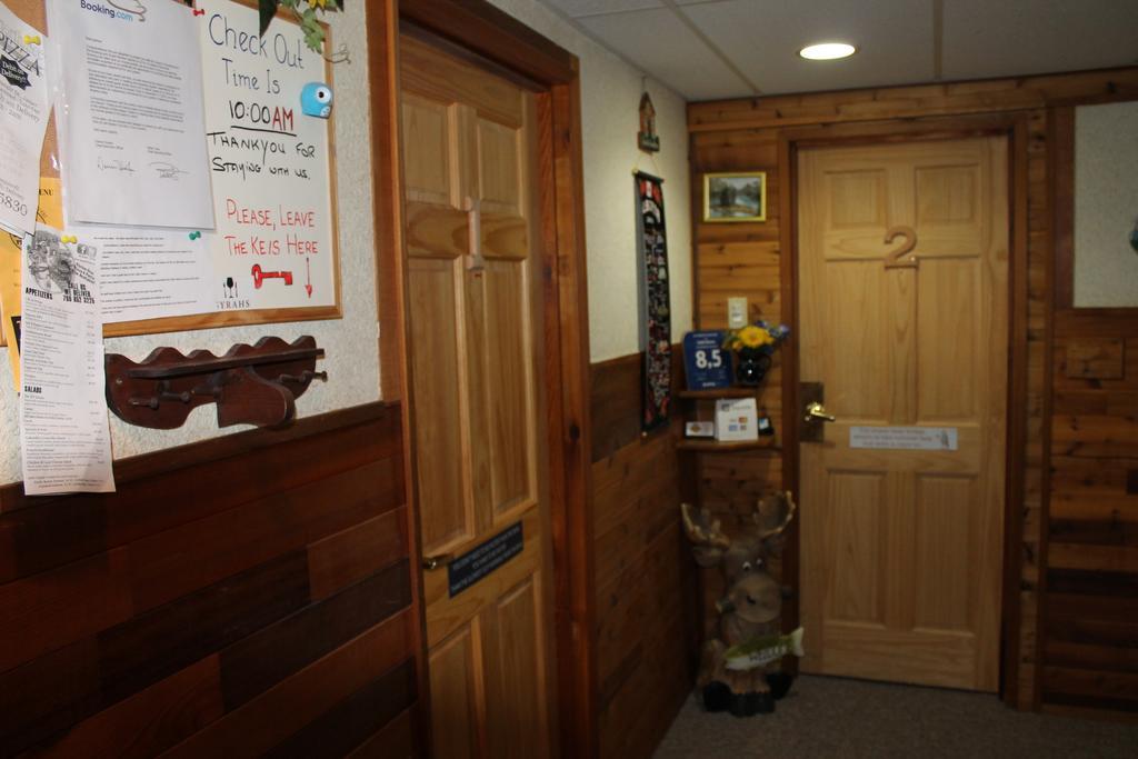Celtic Haven Hotel Jasper National Park Bagian luar foto