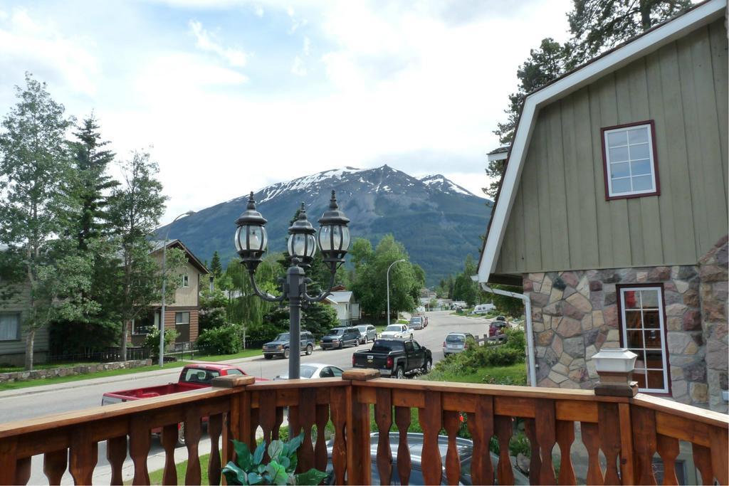 Celtic Haven Hotel Jasper National Park Bagian luar foto