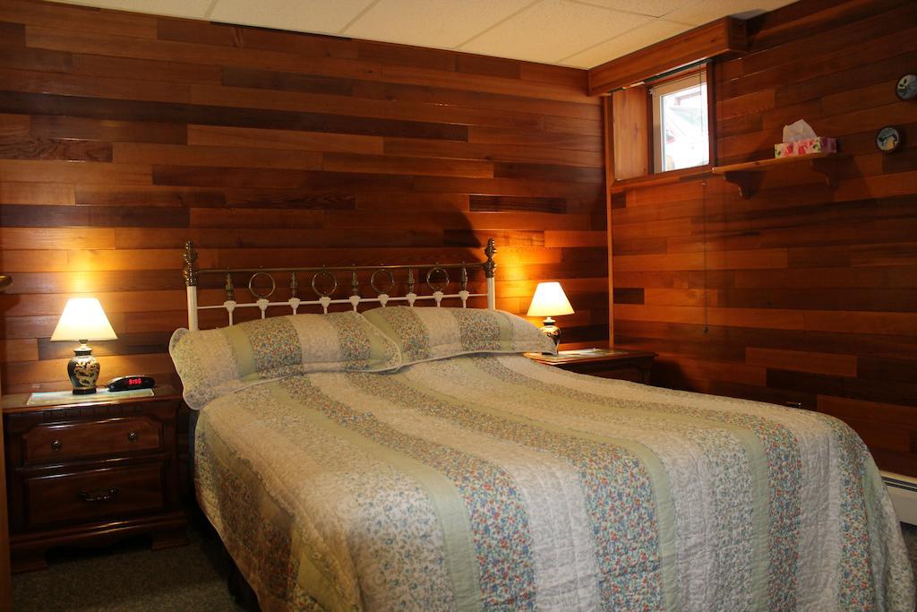 Celtic Haven Hotel Jasper National Park Bagian luar foto