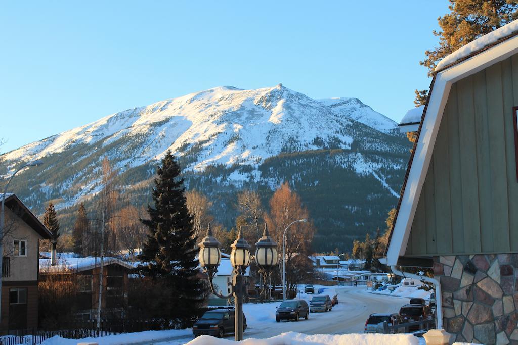 Celtic Haven Hotel Jasper National Park Bagian luar foto